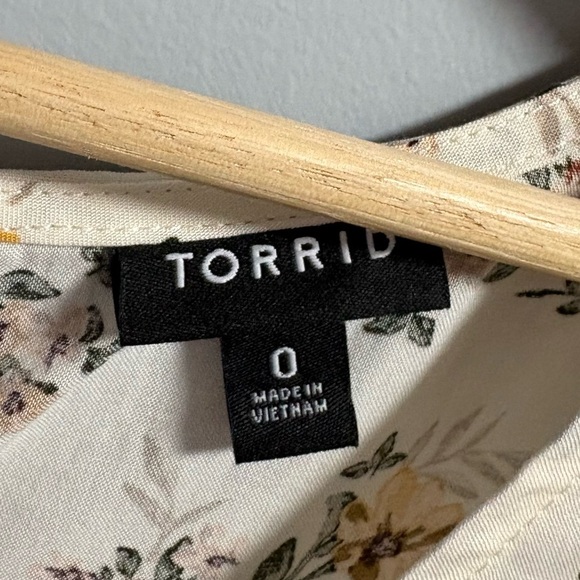 Torrid Blouse - Picture 2 of 5